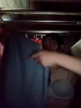 Snapshot of Hiniyk2 chatting on February 23, 1:58 am Hiniyk2 online show from February 23, 1:58 am