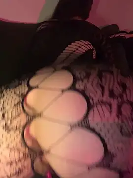 Snapshot of Annaluvv chatting on April 7, 5:08 am Annaluvv online show from April 7, 5:08 am