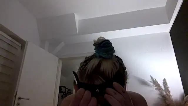 Snapshot of RealB25 chatting on January 7, 7:16 pm RealB25 online show from January 7, 7:16 pm