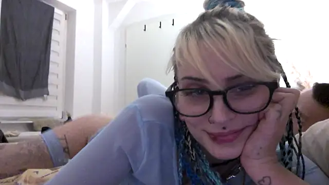 Snapshot of RealB25 chatting on January 8, 9:39 pm RealB25 online show from January 8, 9:39 pm