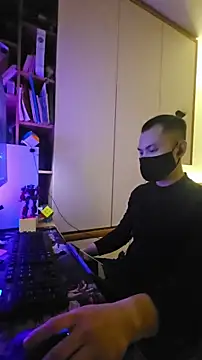 Snapshot of OnlyHand9x chatting on February 2, 3:33 pm OnlyHand9x online show from February 2, 3:33 pm