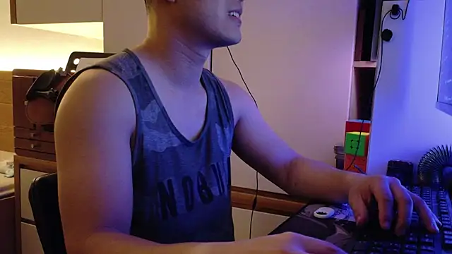 OnlyHand9x online show from July 12, 3:58 pm