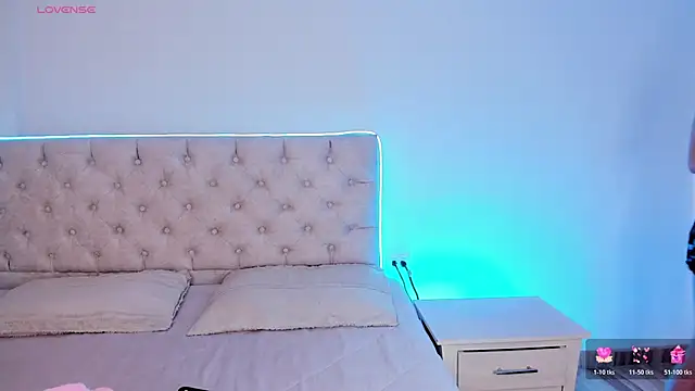 Snapshot of Diamond__cherry69 chatting on February 20, 1:44 pm Diamond cherry69 online show from February 20, 1:44 pm