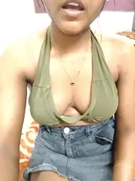 Snapshot of SUGAR_Mommii chatting on January 13, 9:20 pm SUGAR Mommii online show from January 13, 9:20 pm