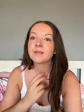 Snapshot of Nova-Vixen chatting on February 28, 9:10 am Nova-Vixen online show from February 28, 9:10 am