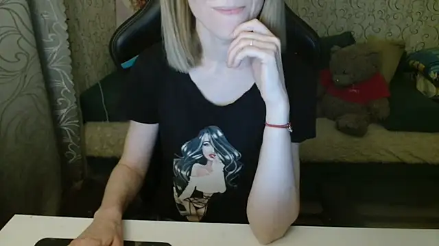 Snapshot of -Milamanka- chatting on February 7, 3:27 pm -Milamanka- online show from February 7, 3:27 pm