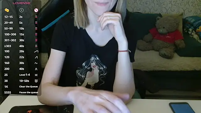 Snapshot of -Milamanka- chatting on February 18, 3:41 pm -Milamanka- online show from February 18, 3:41 pm