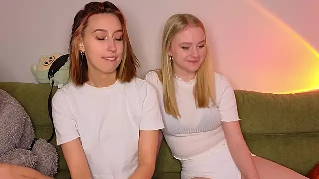 Mimipaws online show from January 8, 7:38 pm