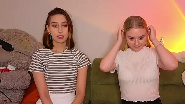 Mimipaws online show from January 16, 8:02 pm