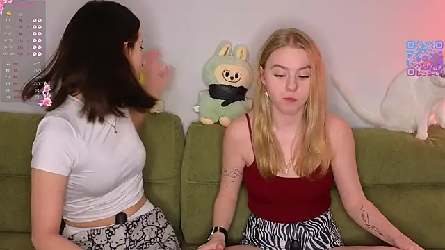 Mimipaws online show from April 28, 6:35 pm