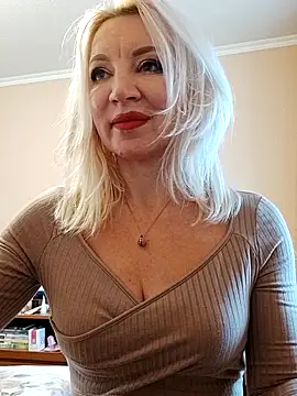 Snapshot of MiraStar984 chatting on February 21, 2:40 pm MiraStar984 online show from February 21, 2:40 pm