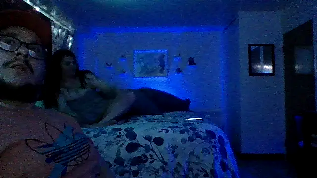 GeeKneeBee online show from January 19, 5:00 am