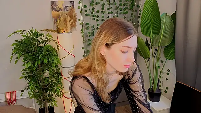 BrianneMallory online show from February 3, 6:40 am