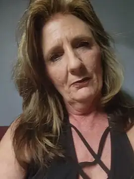 HotAzMilf online show from February 14, 9:39 am