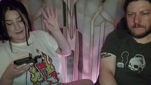 2feral online show from May 10, 1:05 pm