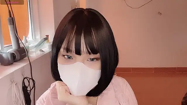 Snapshot of Tieu-May chatting on February 4, 5:46 am Tieu-May online show from February 4, 5:46 am