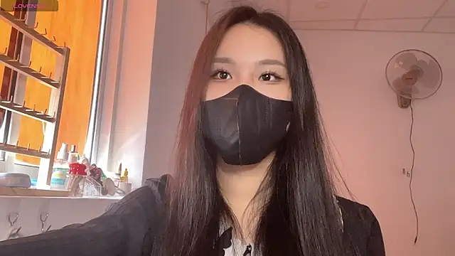 Snapshot of Tieu-May chatting on February 26, 6:23 am Tieu-May online show from February 26, 6:23 am