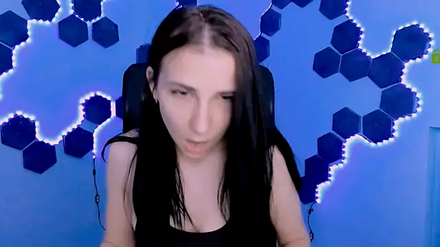 sweetie chloe  online show from April 3, 8:56 am