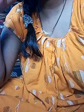 Snapshot of Romance_Aliya chatting on February 3, 4:10 am Romance Aliya online show from February 3, 4:10 am