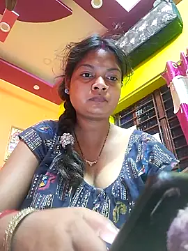 Snapshot of Romance_Aliya chatting on February 3, 10:59 pm Romance Aliya online show from February 3, 10:59 pm