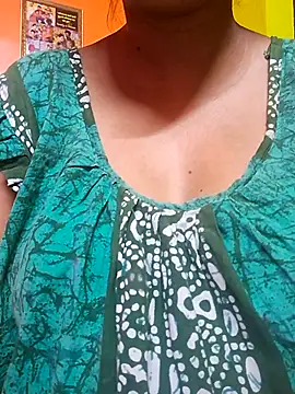 Snapshot of Romance_Aliya chatting on March 13, 11:33 pm Romance Aliya online show from March 13, 11:33 pm