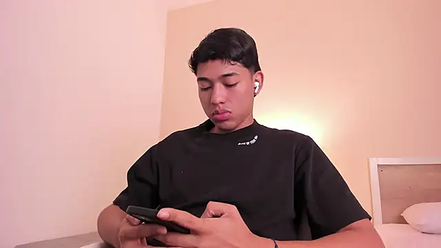 AustinTowers online show from February 24, 7:56 pm