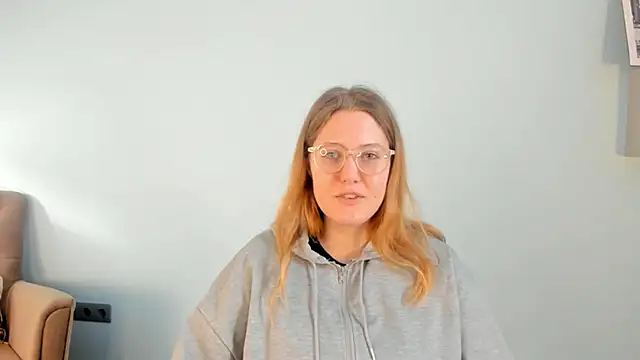 MaragretHathway online show from January 14, 9:04 am