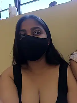 Snapshot of Sakshi-Aditi chatting on February 7, 7:34 am Sakshi-Aditi online show from February 7, 7:34 am