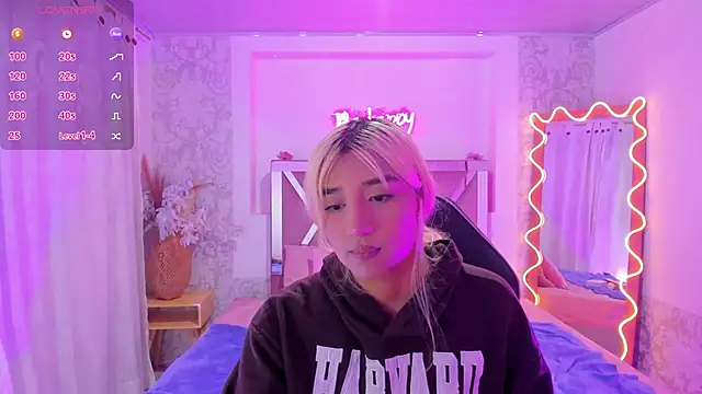 IRINA TAY1 online show from April 16, 3:40 am