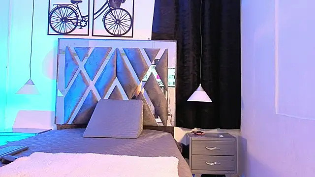 SalomeWilson online show from January 13, 7:52 pm