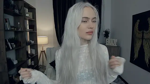 KristalCrowner online show from February 13, 7:32 pm