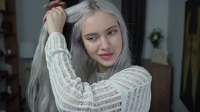 KristalCrowner online show from March 8, 7:28 pm