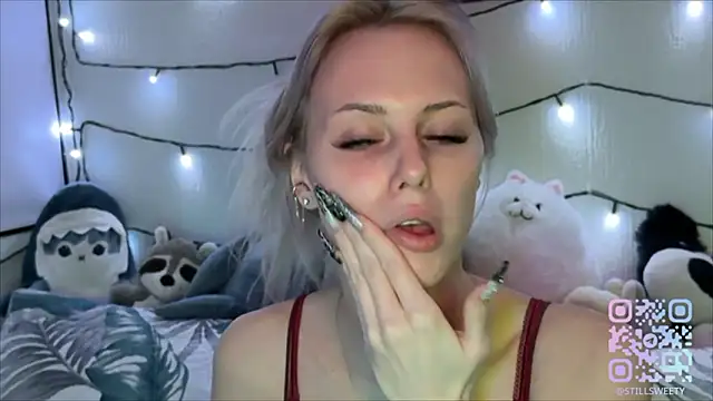 Snapshot of stillsweety chatting on February 10, 4:55 pm stillsweety online show from February 10, 4:55 pm