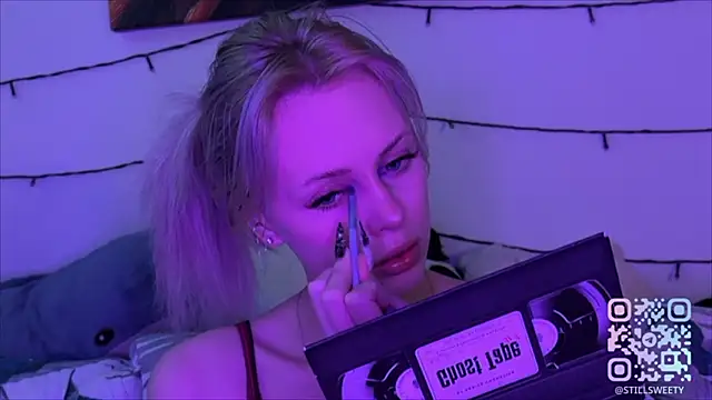 Snapshot of stillsweety chatting on February 11, 10:04 pm stillsweety online show from February 11, 10:04 pm