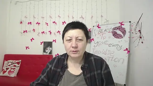 EmilyL0ve online show from March 10, 6:13 pm