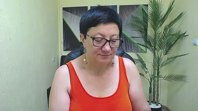 EmilyL0ve online show from July 5, 5:20 pm