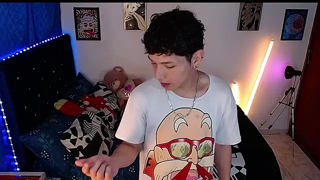 Snapshot of yorsamm_smit chatting on March 10, 9:20 pm yorsamm smit online show from March 10, 9:20 pm