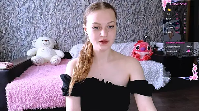 Chloe muar online show from March 19, 8:40 am