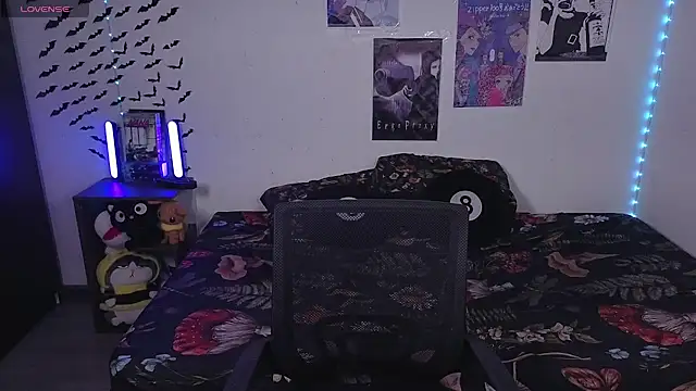 Snapshot of Scarleth_Shadow1 chatting on January 10, 12:29 pm Scarleth Shadow1 online show from January 10, 12:29 pm