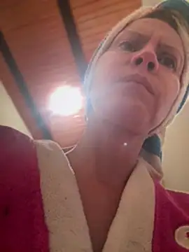 Snapshot of cintia_love chatting on January 12, 6:35 pm cintia love online show from January 12, 6:35 pm