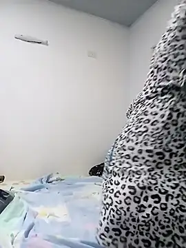 IIv0ryN0IIReX-XX online show from February 14, 10:39 pm