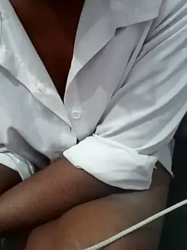 Snapshot of Sexy_sara09 chatting on February 14, 4:37 pm Sexy sara09 online show from February 14, 4:37 pm