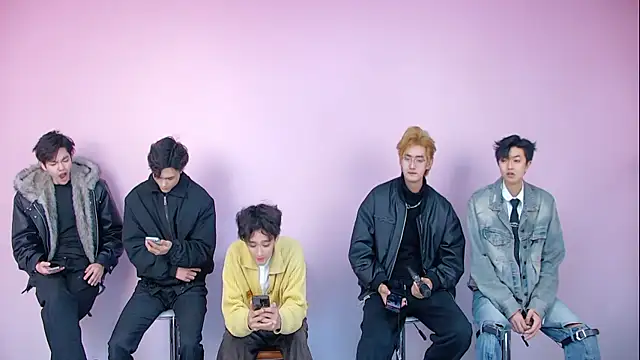 GG-boy002 online show from January 10, 2:57 am