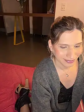 Snapshot of milablossom01 chatting on February 3, 7:13 am milablossom01 online show from February 3, 7:13 am