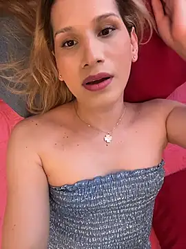 Snapshot of milablossom01 chatting on February 9, 10:25 pm milablossom01 online show from February 9, 10:25 pm