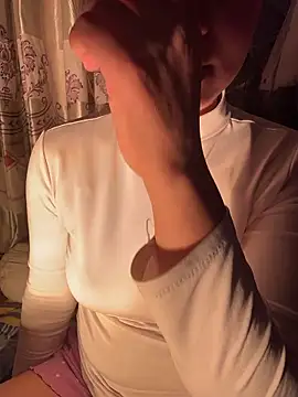 Bong lovelyy online show from January 10, 2:30 pm