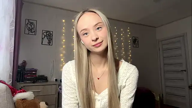 LatashiaOrcutt online show from January 12, 12:10 pm