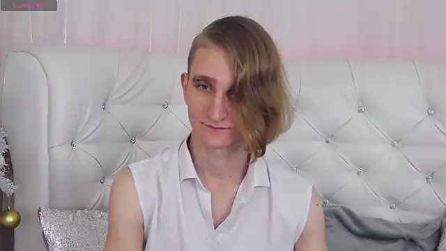 Snapshot of ArnoldRizzo chatting on January 8, 4:15 am ArnoldRizzo online show from January 8, 4:15 am