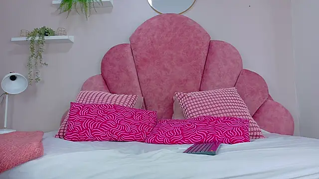 Snapshot of SamanthaSky__ chatting on January 15, 3:22 am SamanthaSky online show from January 15, 3:22 am