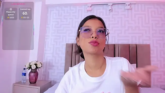 Alondra 2526 online show from January 9, 6:42 pm